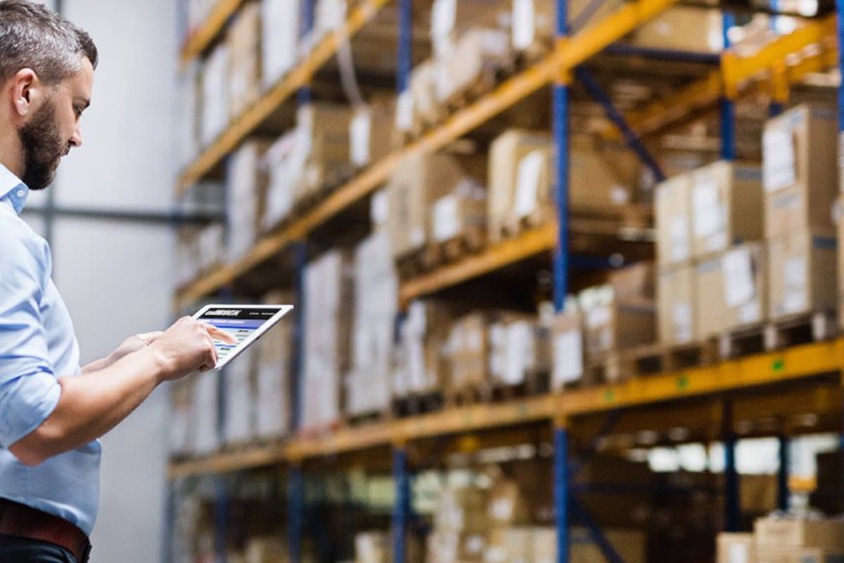 Aprende a controlar las entradas y salidas de almacén